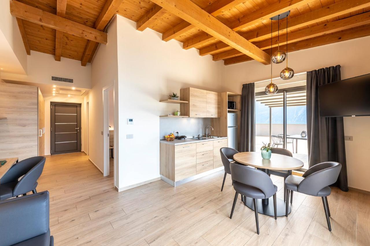 Evo Suites Apartments Limone sul Garda Ngoại thất bức ảnh