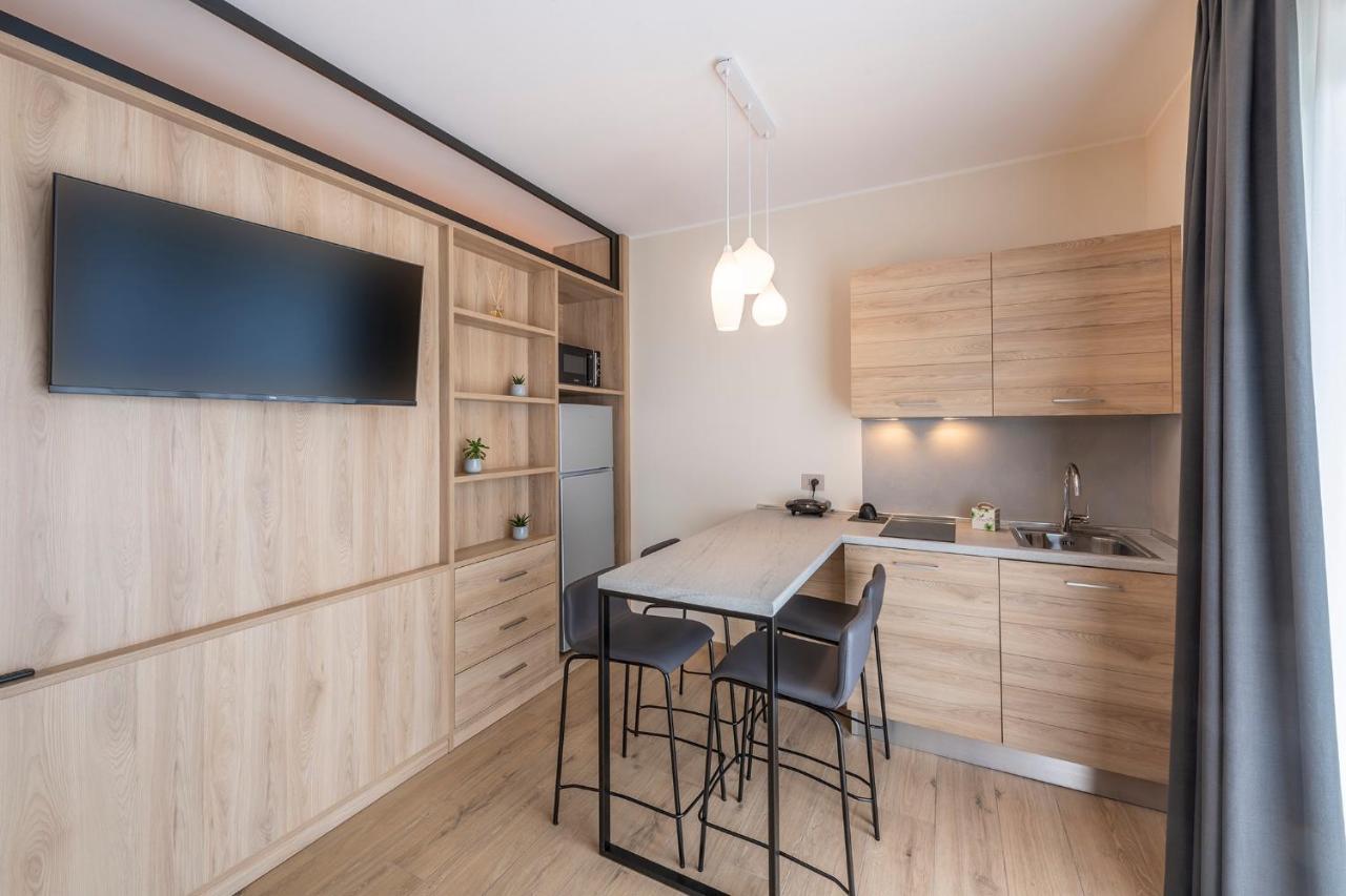 Evo Suites Apartments Limone sul Garda Ngoại thất bức ảnh