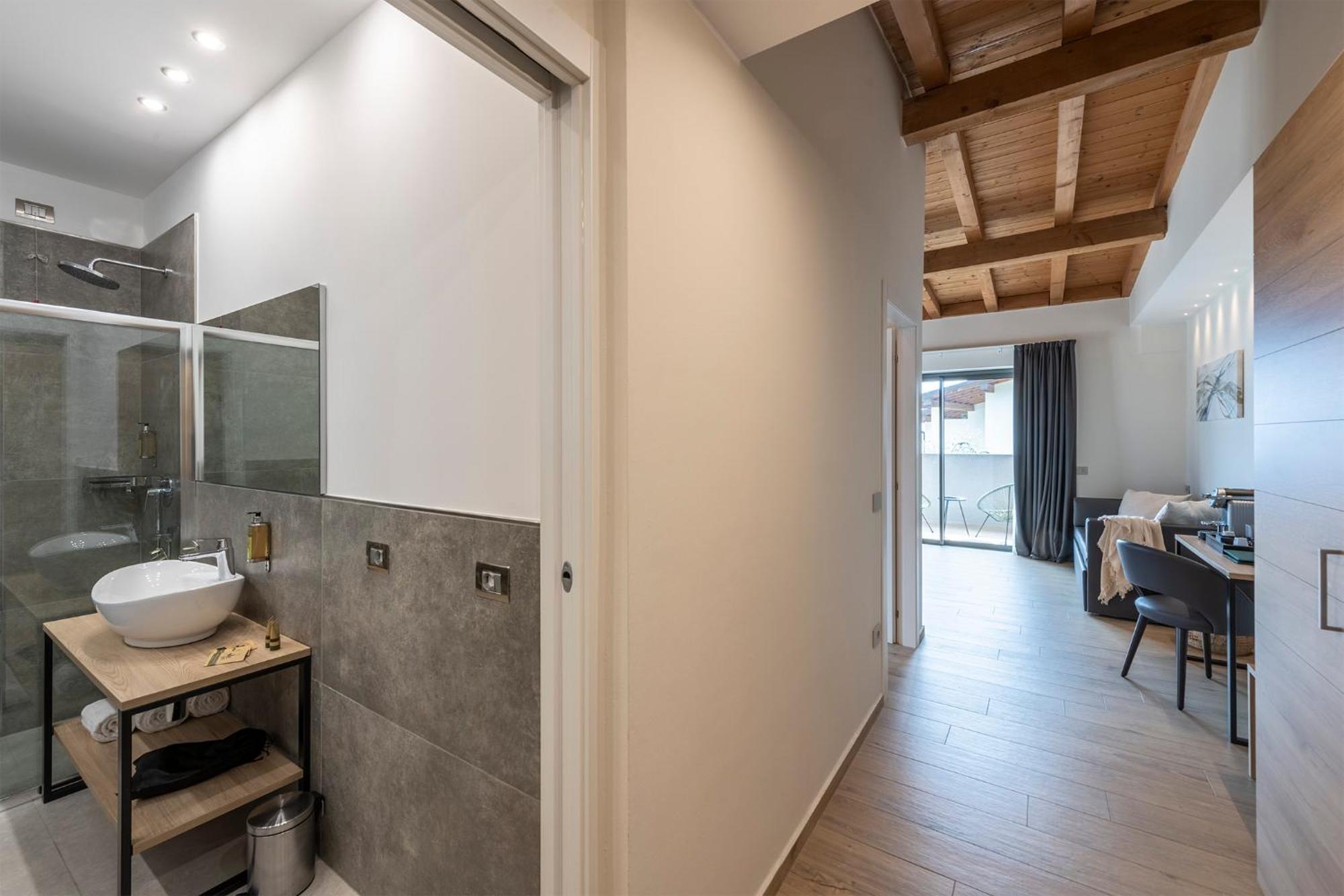 Evo Suites Apartments Limone sul Garda Phòng bức ảnh