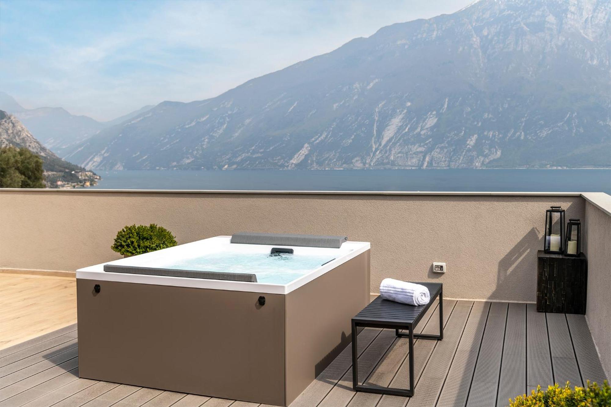 Evo Suites Apartments Limone sul Garda Ngoại thất bức ảnh